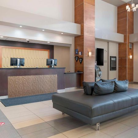 Best Western Plus Moose Jaw Exterior photo