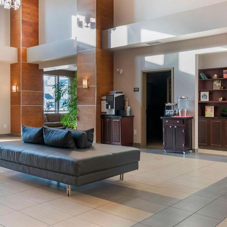 Best Western Plus Moose Jaw Exterior photo