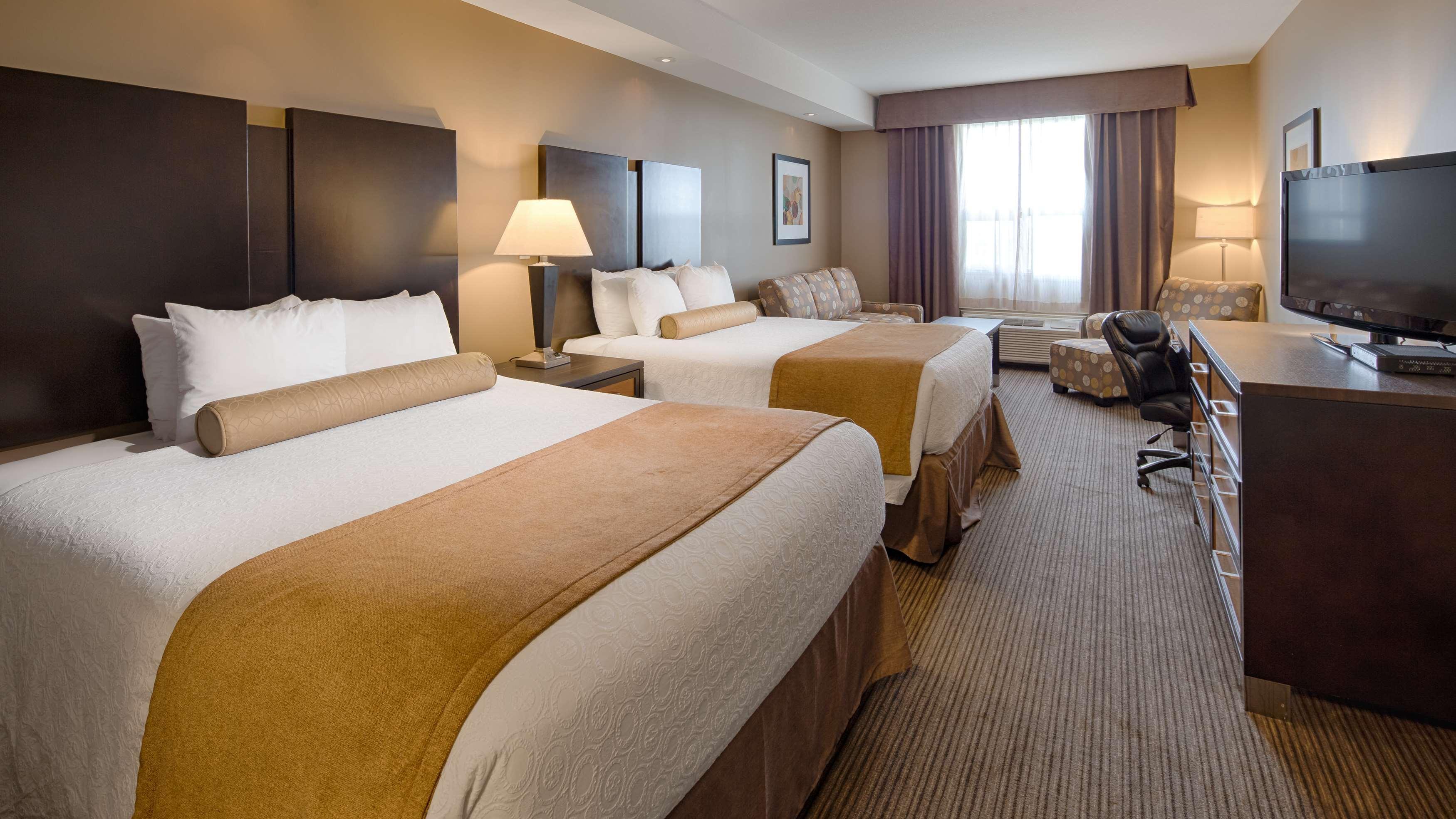 Best Western Plus Moose Jaw Exterior photo