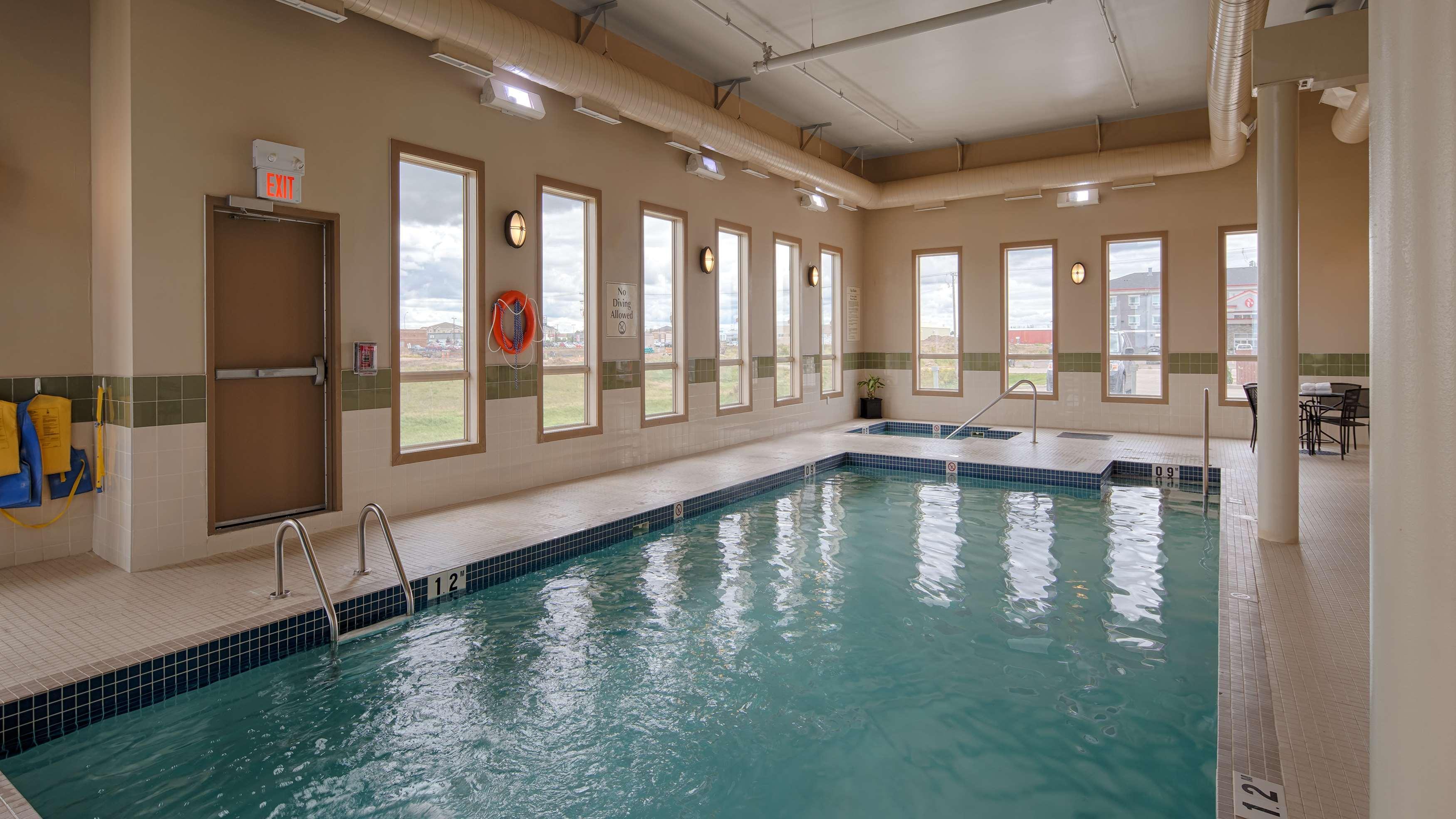 Best Western Plus Moose Jaw Exterior photo
