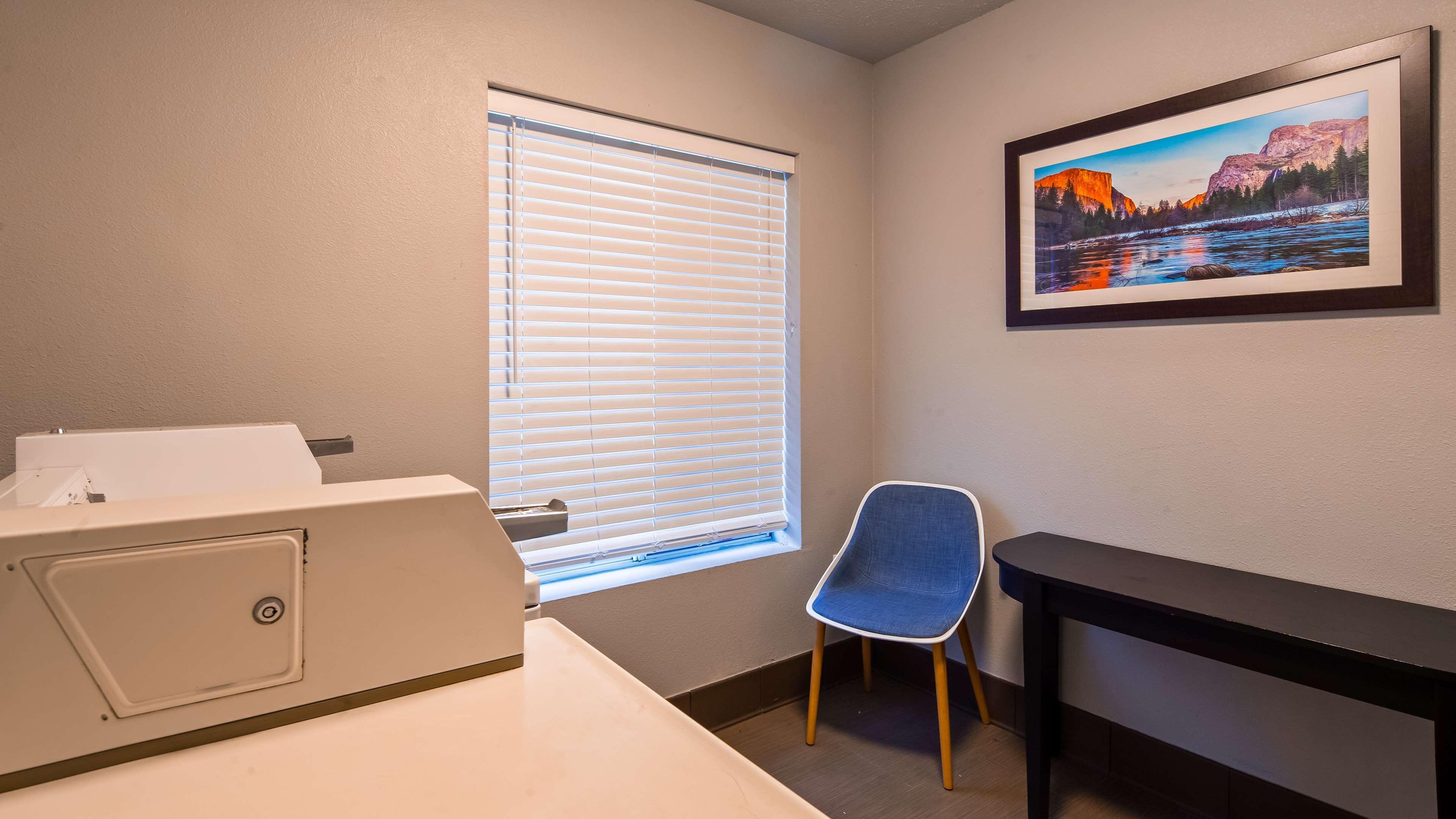 Best Western Plus Moose Jaw Exterior photo