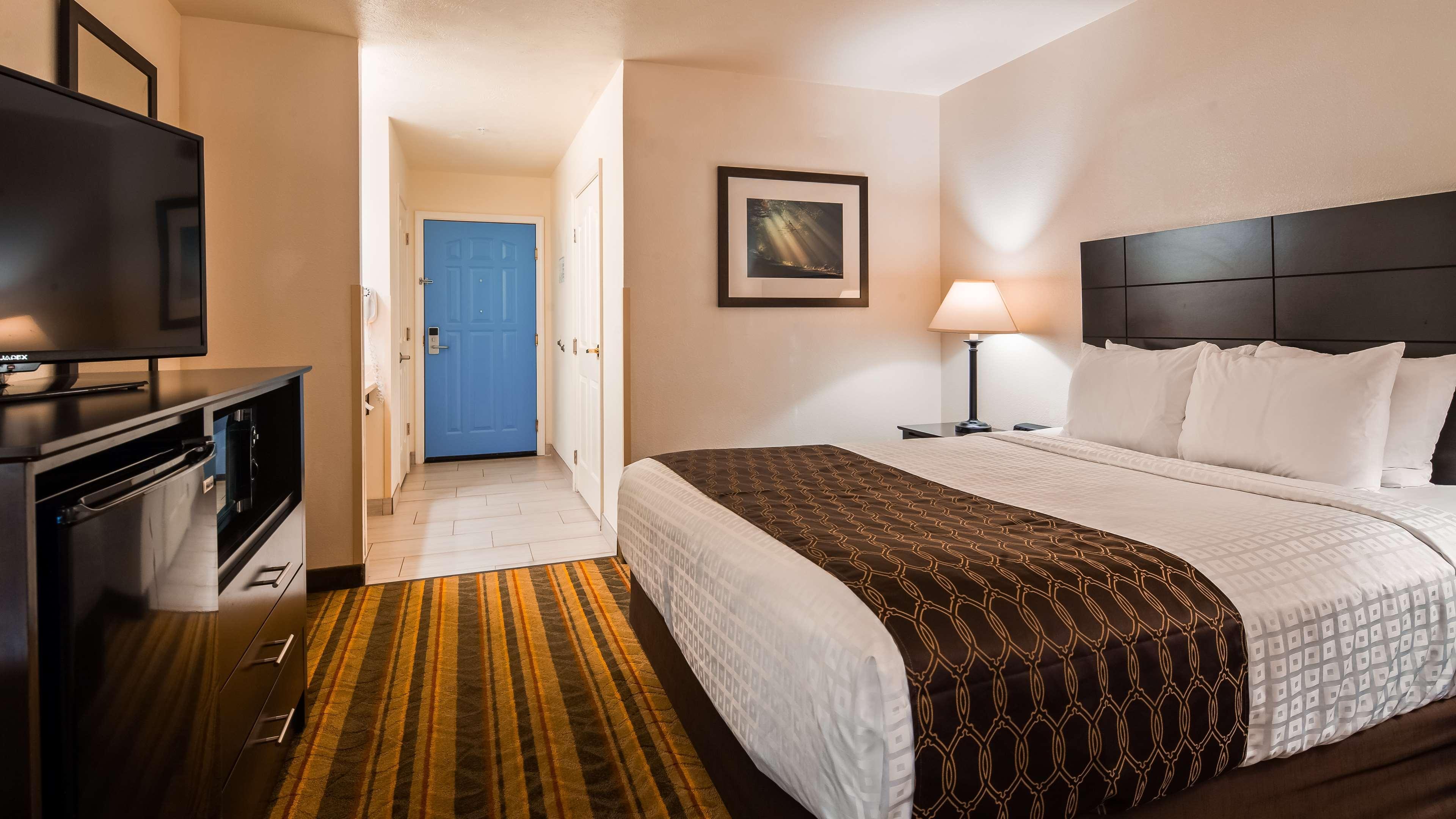 Best Western Plus Moose Jaw Exterior photo