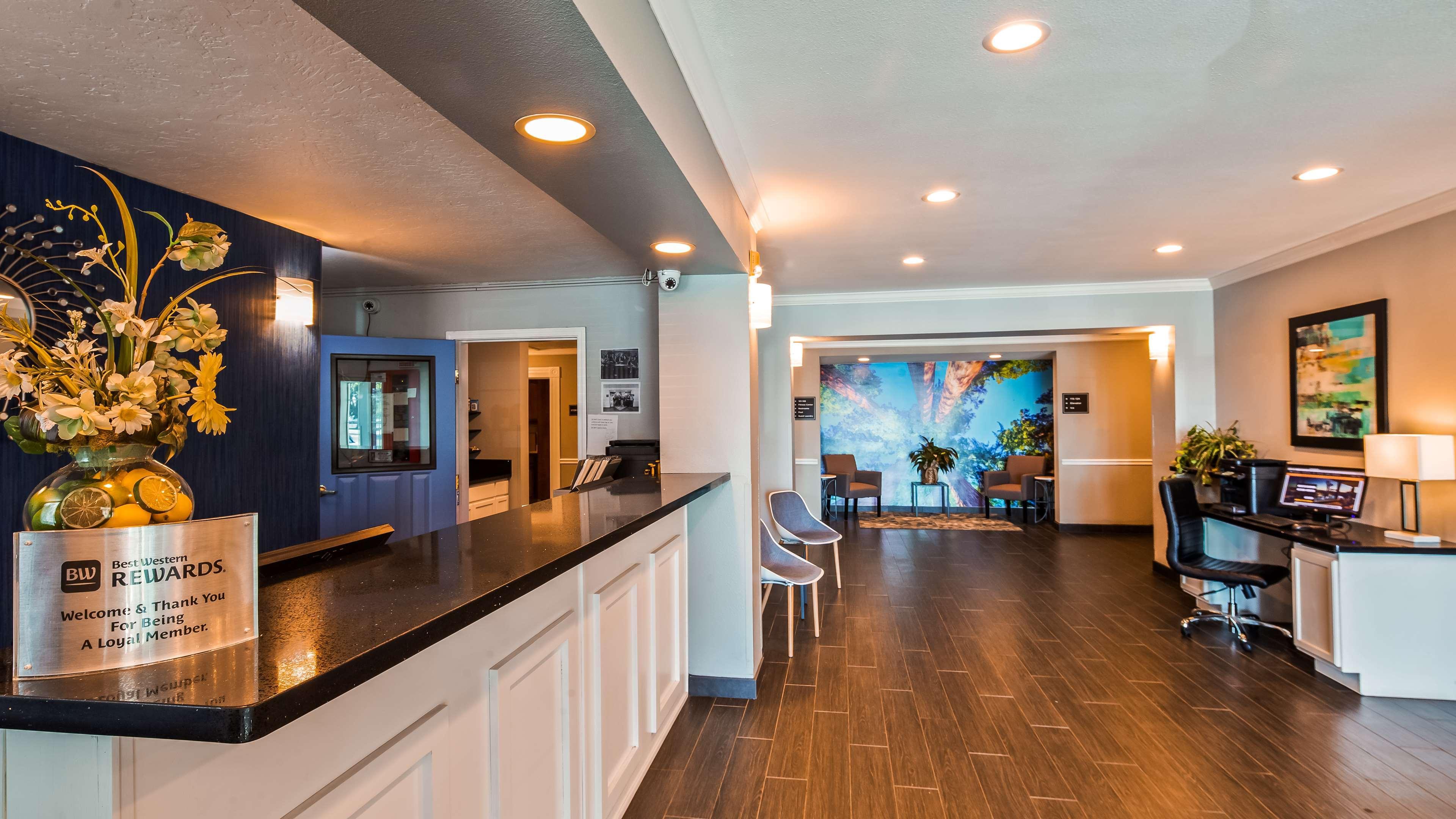 Best Western Plus Moose Jaw Exterior photo