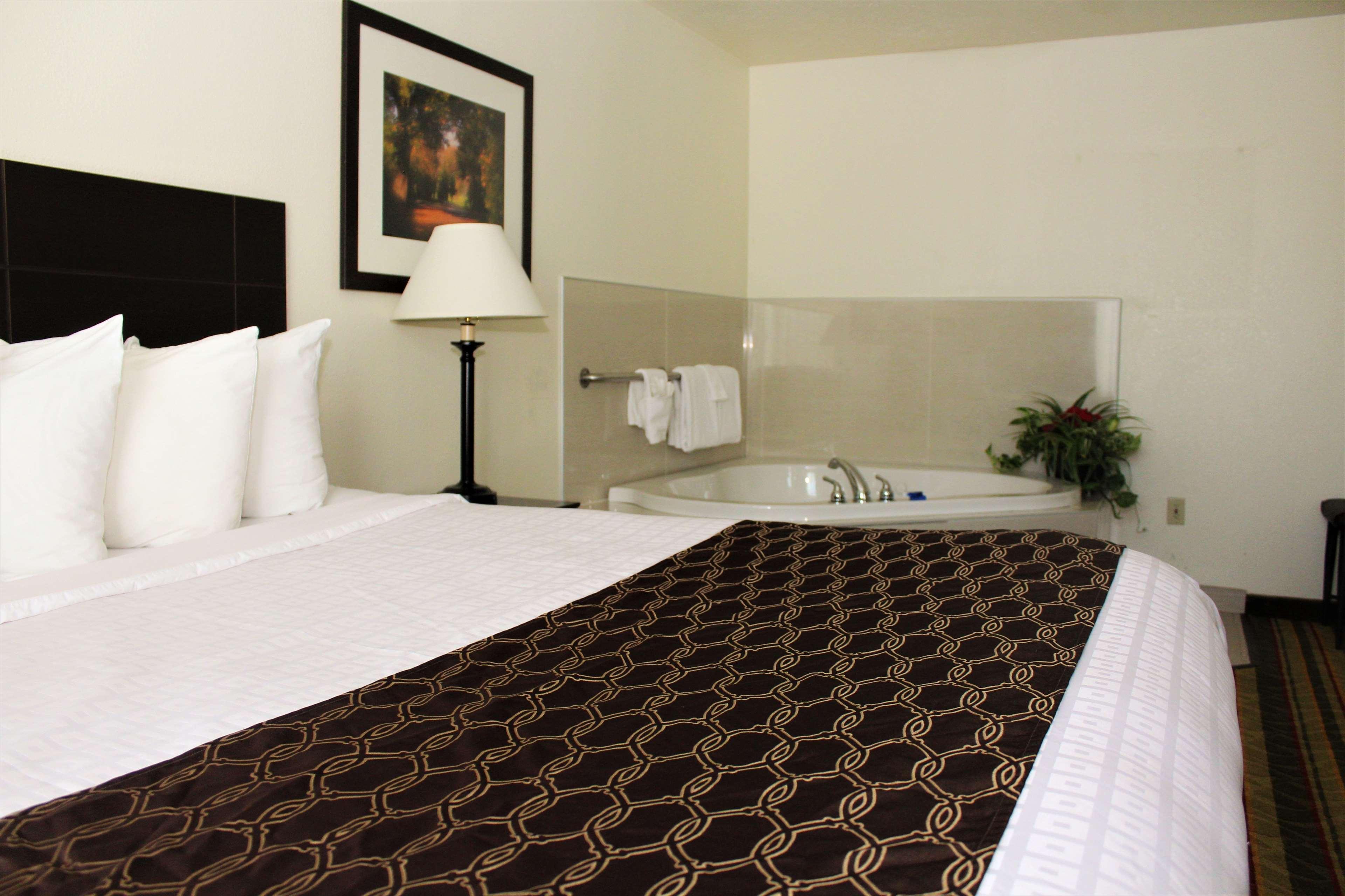 Best Western Plus Moose Jaw Exterior photo