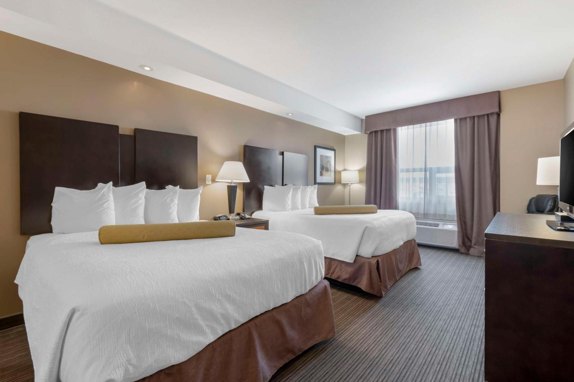 Best Western Plus Moose Jaw Exterior photo