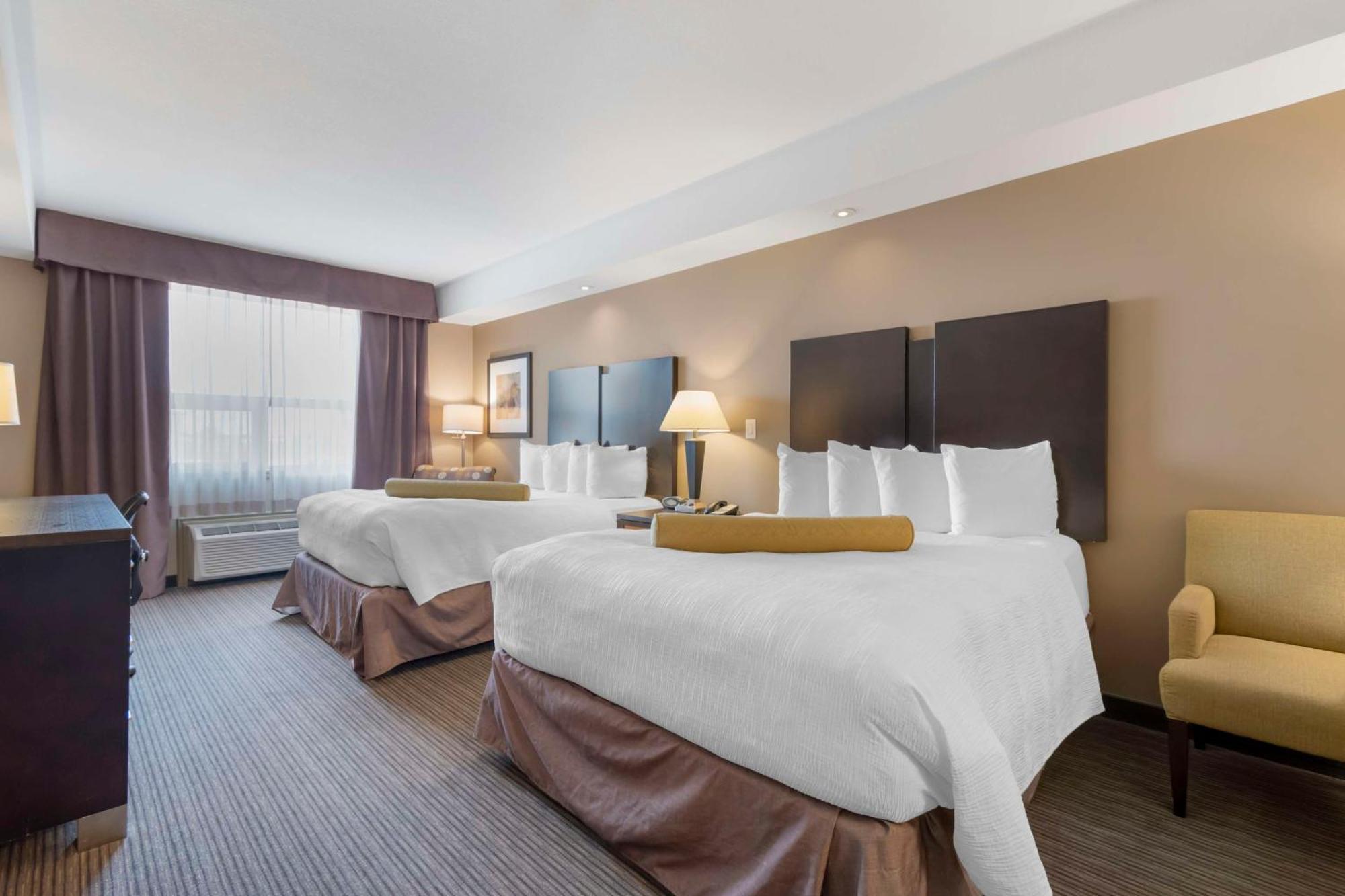 Best Western Plus Moose Jaw Exterior photo