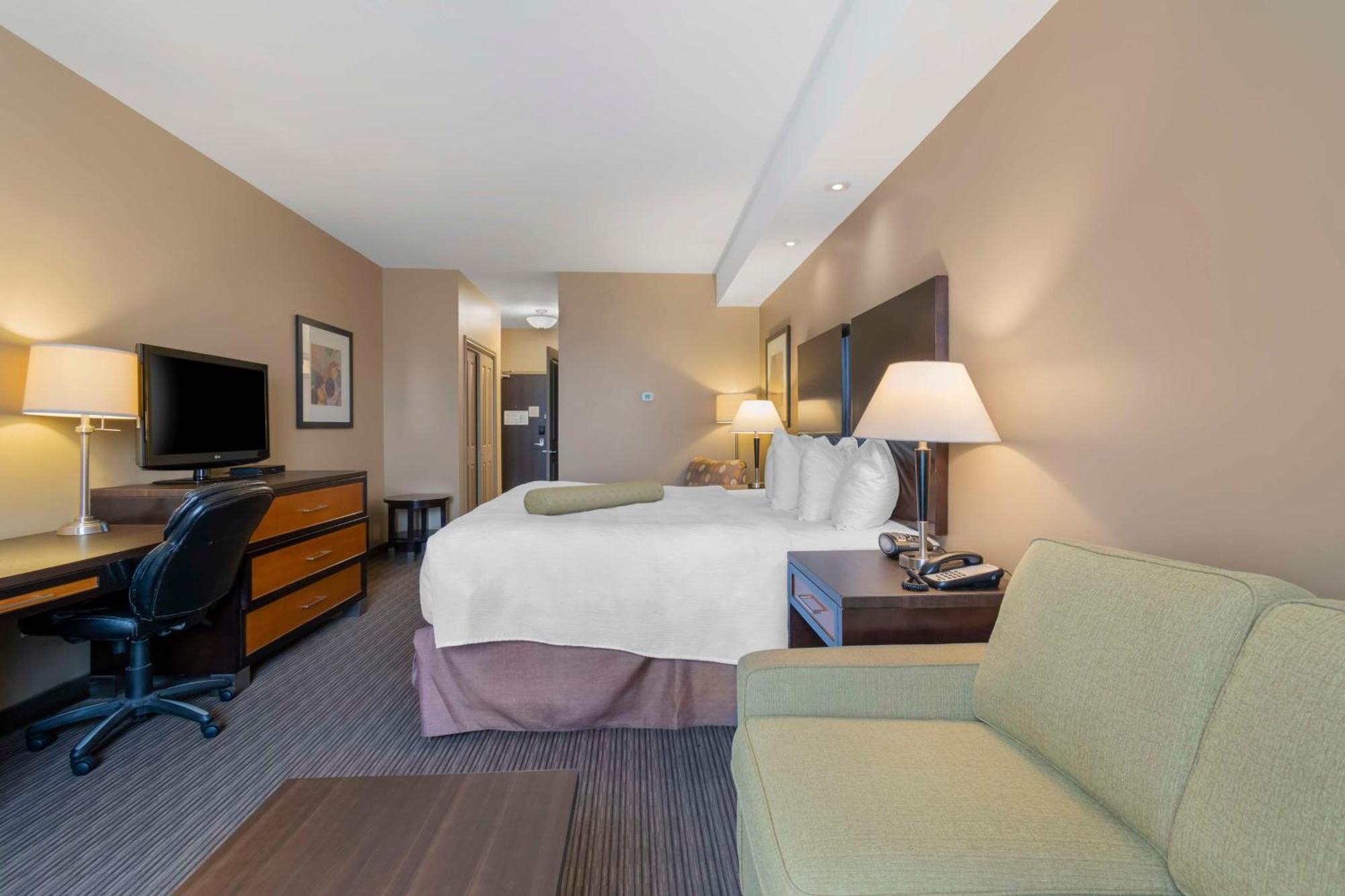 Best Western Plus Moose Jaw Exterior photo