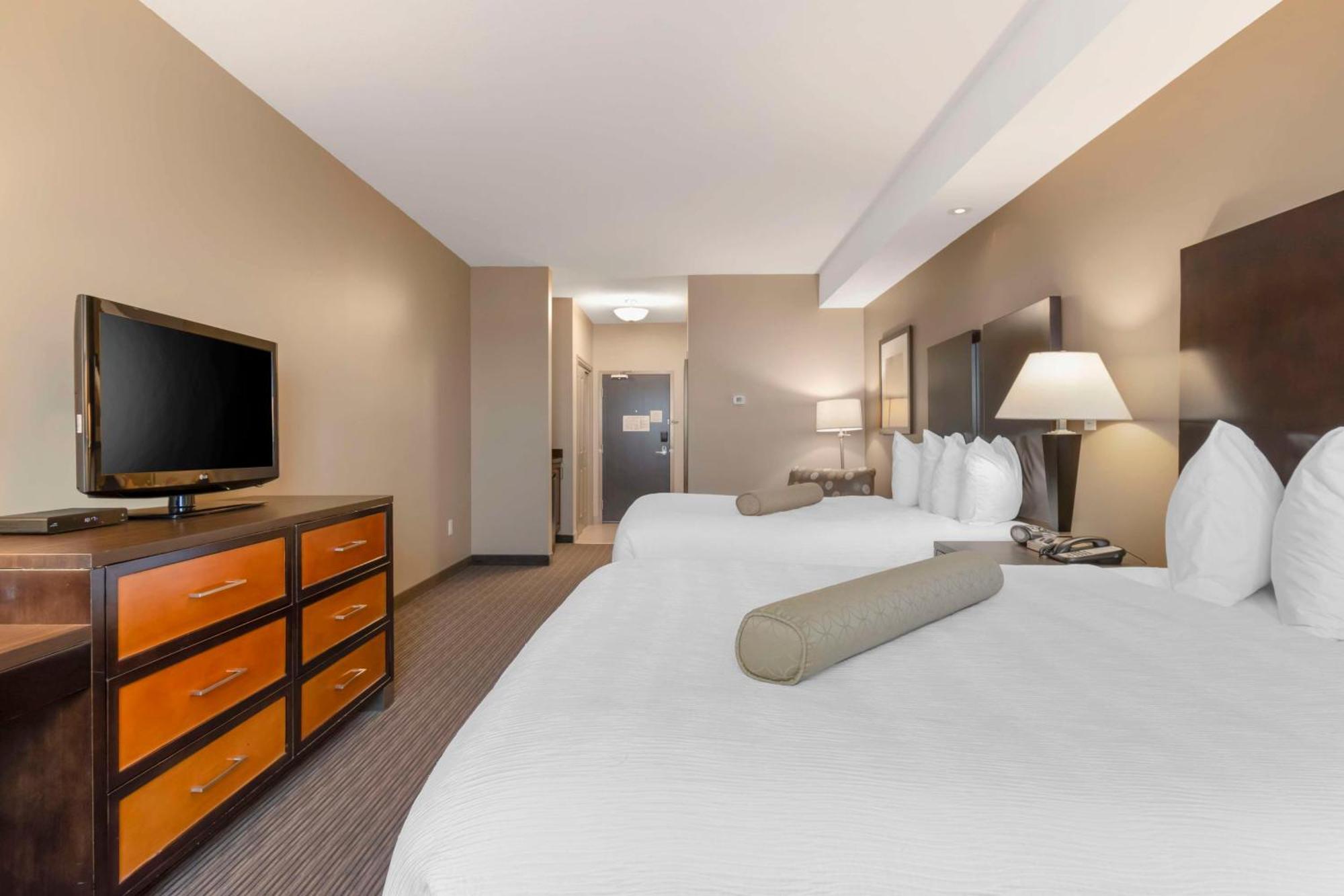 Best Western Plus Moose Jaw Exterior photo