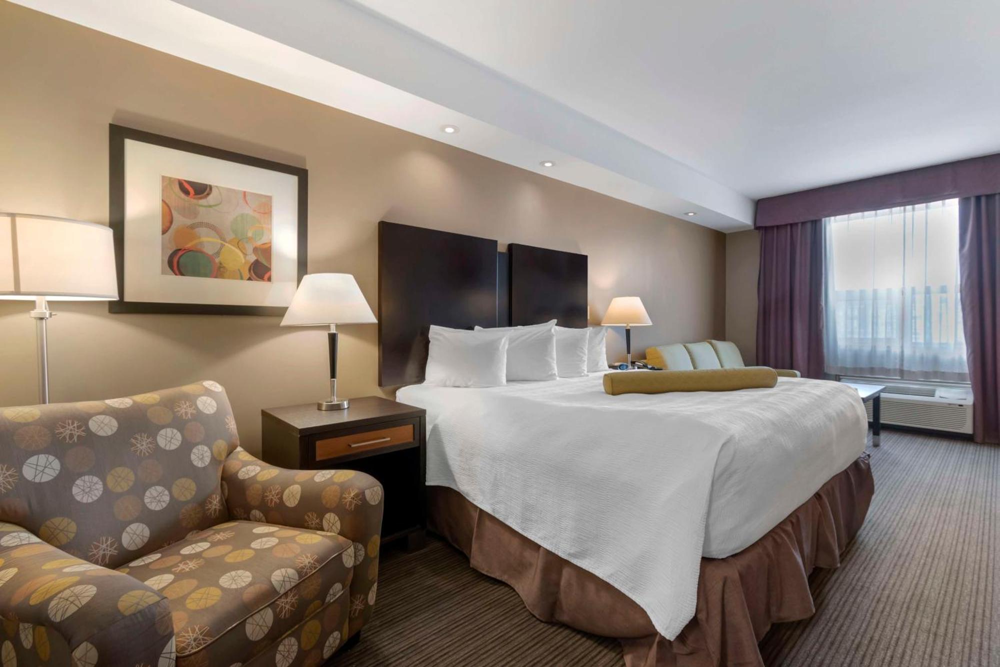 Best Western Plus Moose Jaw Exterior photo