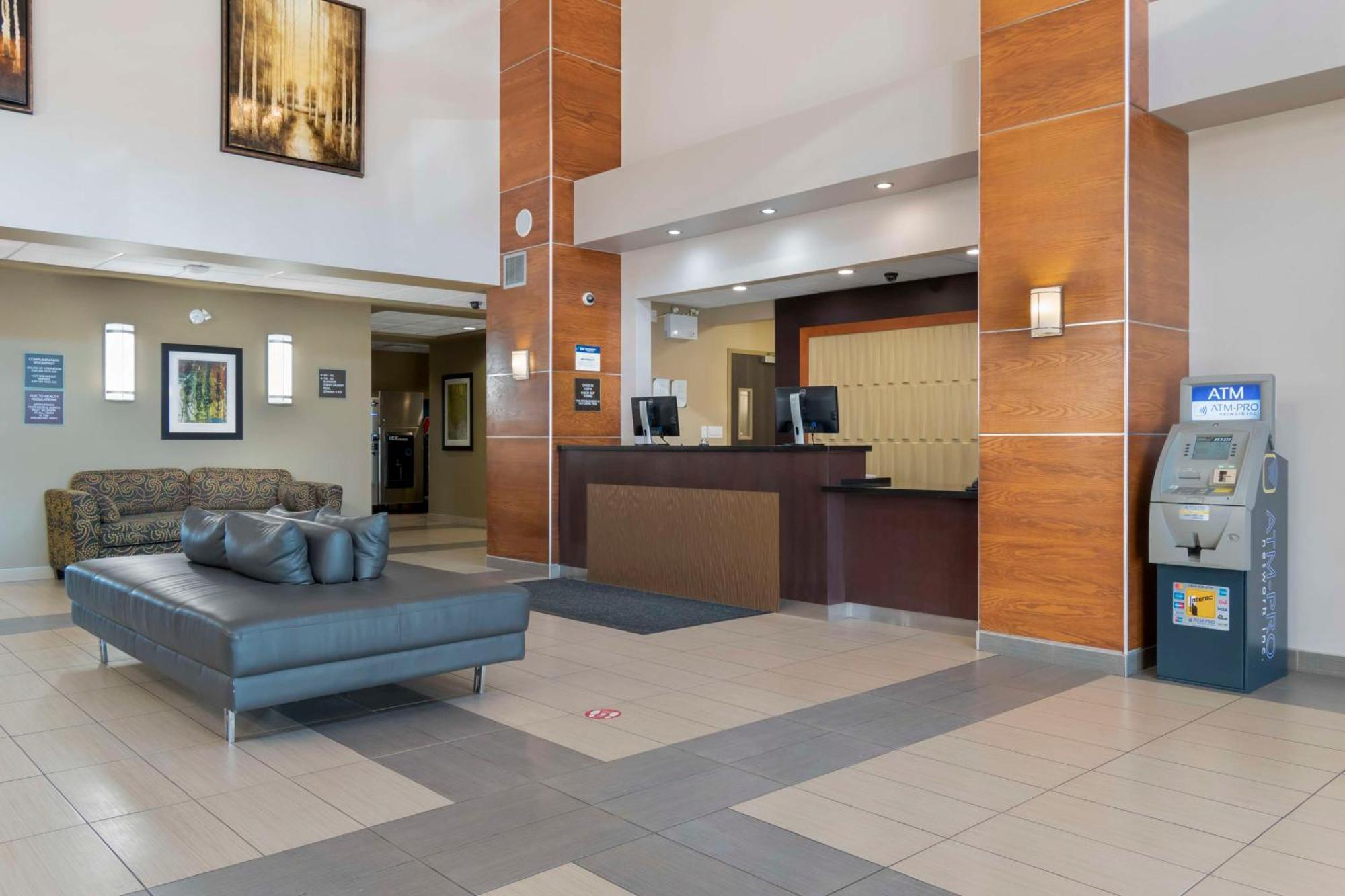 Best Western Plus Moose Jaw Exterior photo