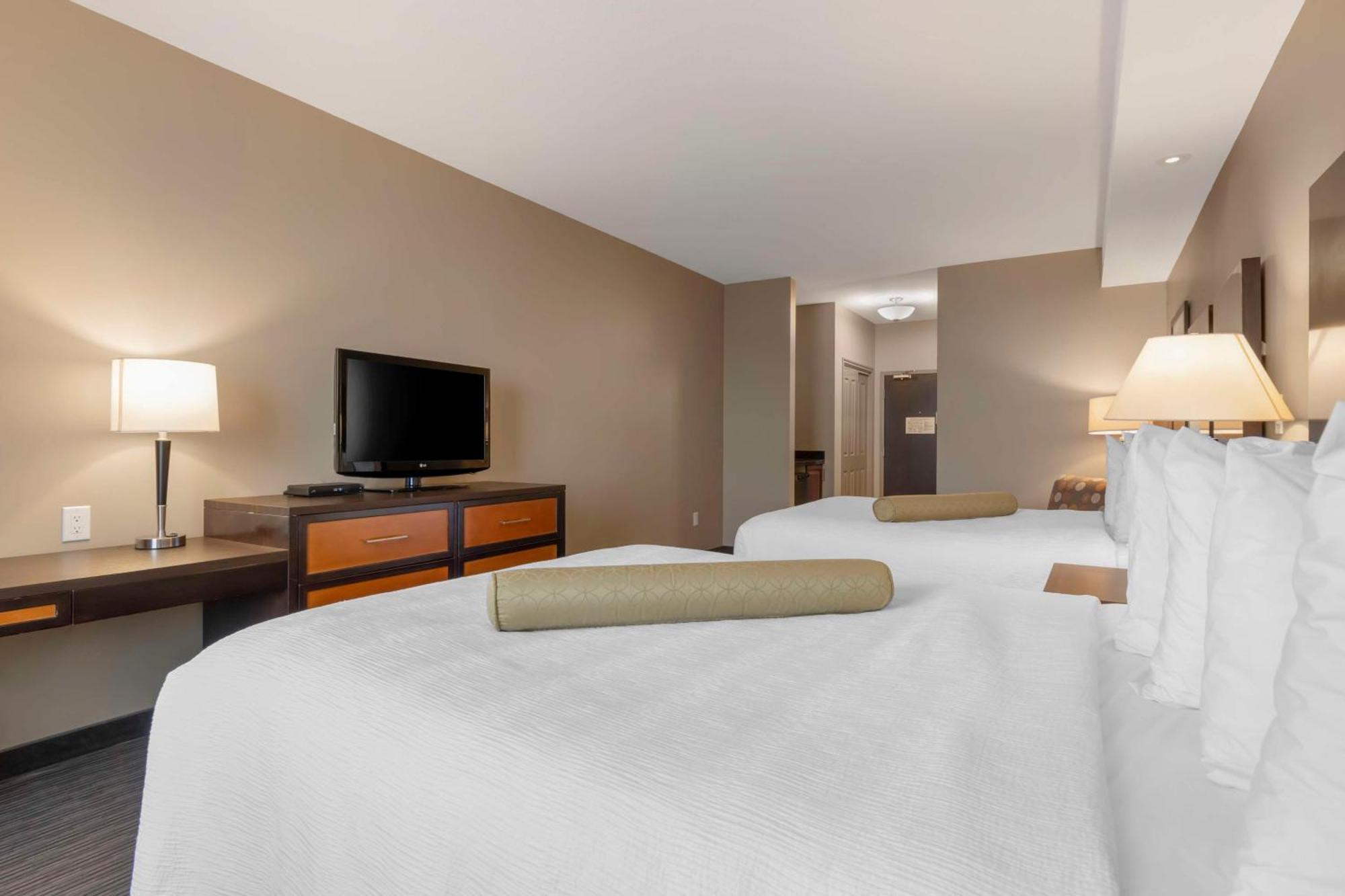Best Western Plus Moose Jaw Exterior photo