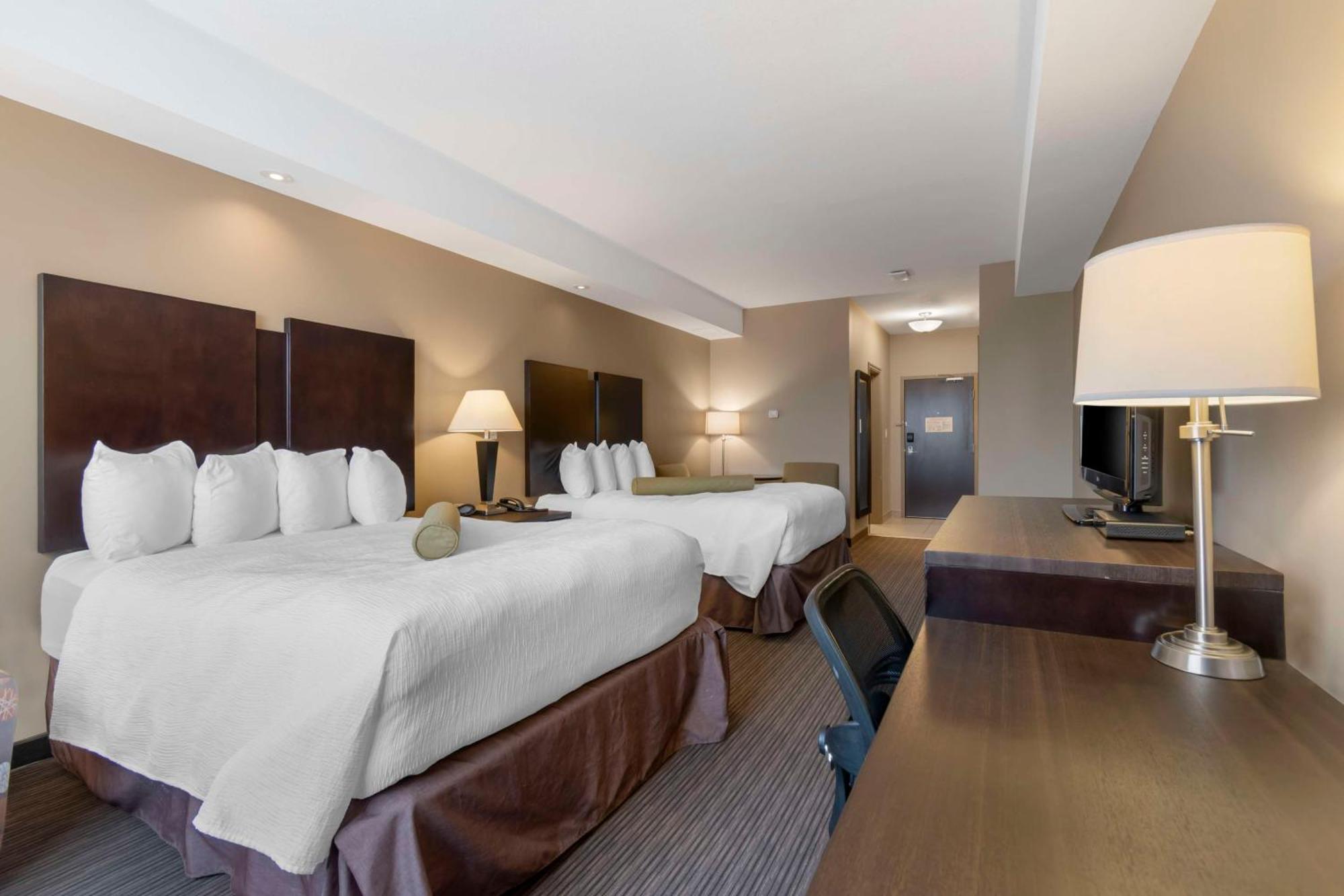 Best Western Plus Moose Jaw Exterior photo